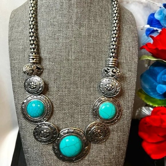 Stallworth's Precious Gifts Jewelry - Turquois and Silver Necklace